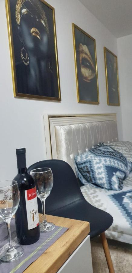 Identity By Nights & Smiles Apartment Tuzla Luaran gambar