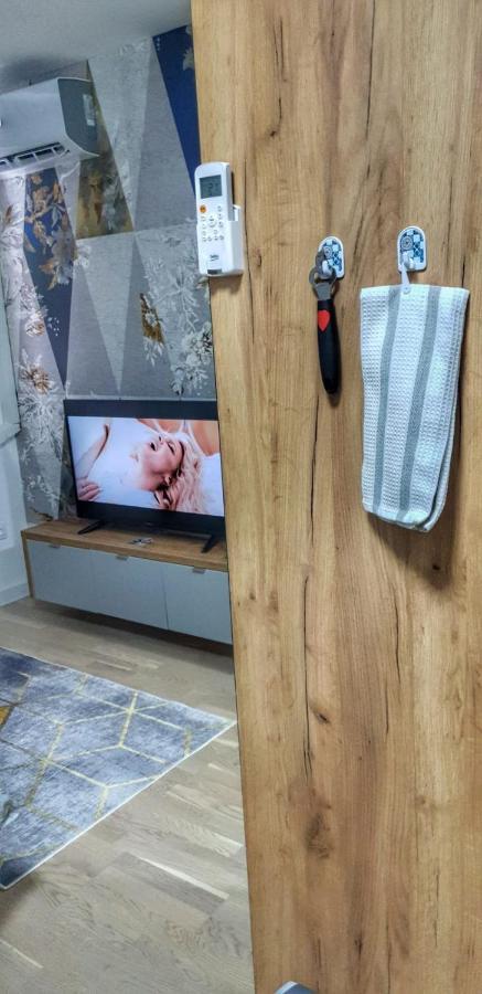 Identity By Nights & Smiles Apartment Tuzla Luaran gambar