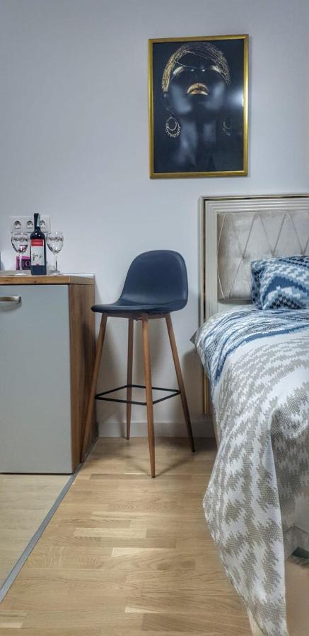 Identity By Nights & Smiles Apartment Tuzla Luaran gambar