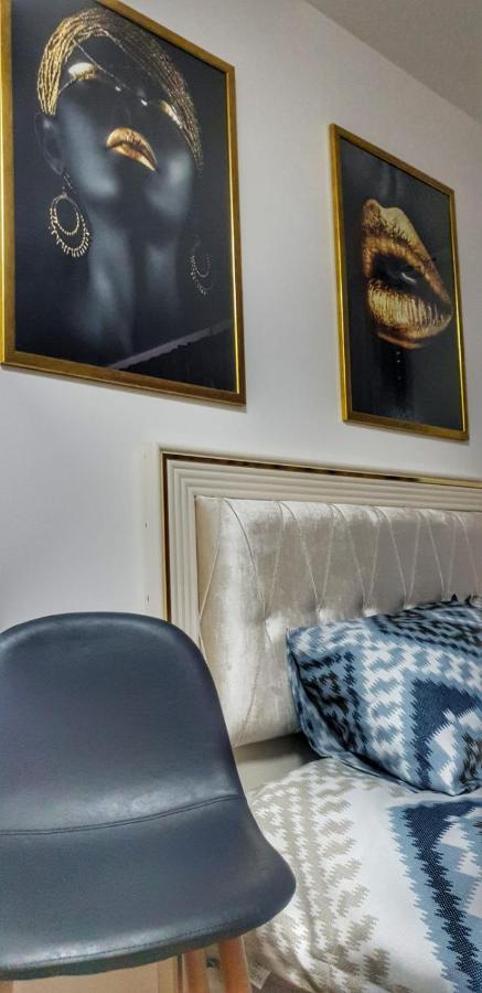 Identity By Nights & Smiles Apartment Tuzla Luaran gambar