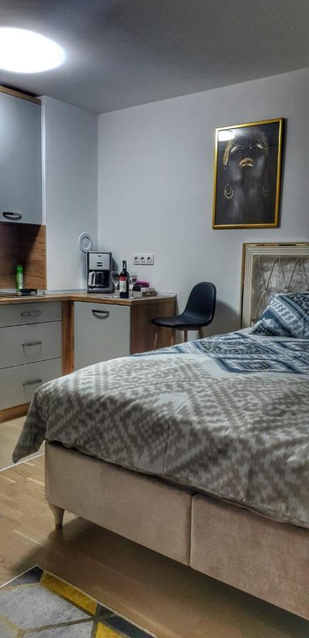 Identity By Nights & Smiles Apartment Tuzla Luaran gambar